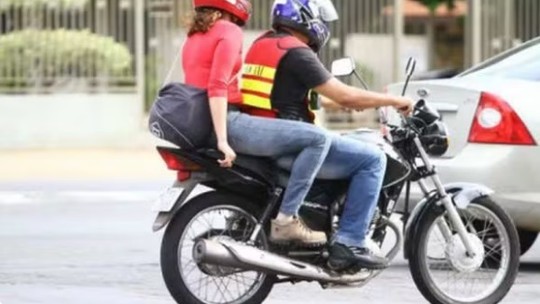 PBH publica lei que regulariza moto por aplicativo na capital; veja regras