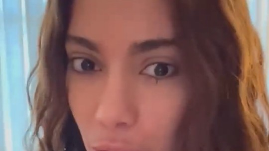 Anitta declara apoio a Juliano Floss no paredão do BBB 26